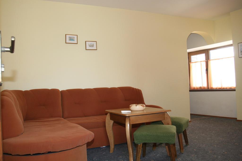 Regina's Guesthouse Balchik Eksteriør billede