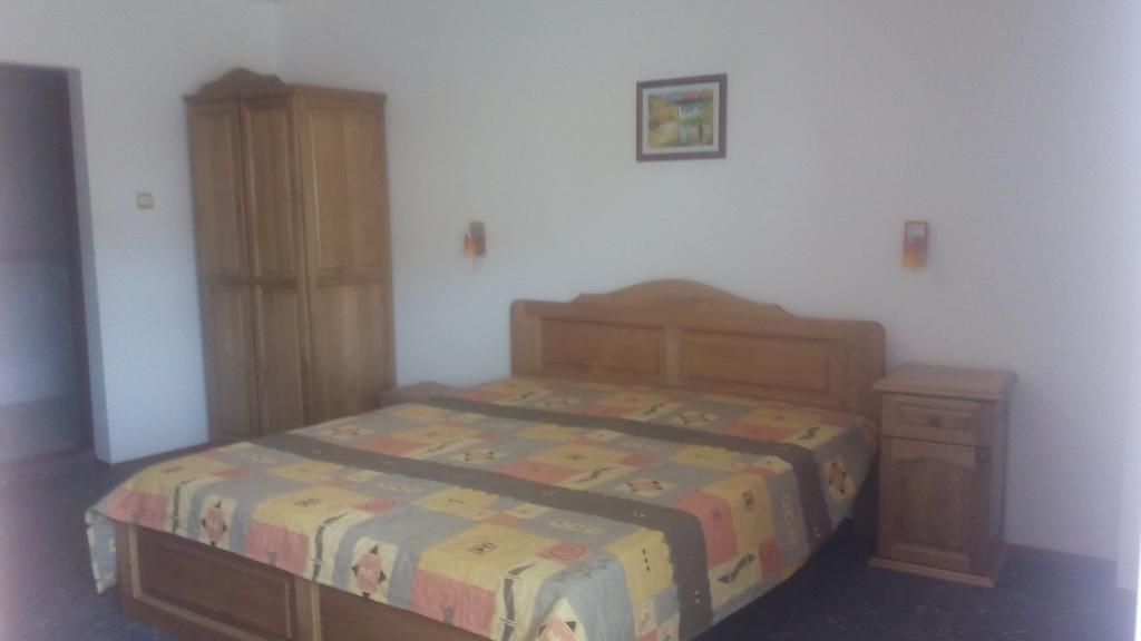 Regina's Guesthouse Balchik Eksteriør billede